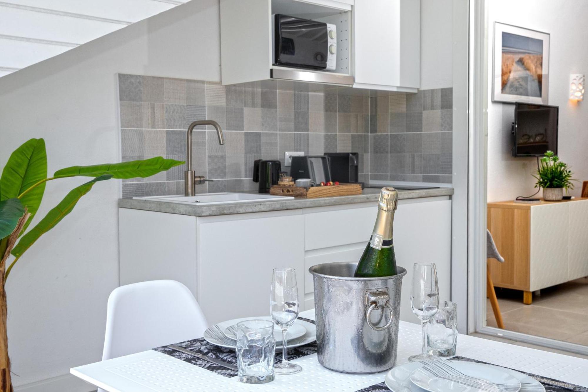 Beautiful Suite S12 With Pool And Sea View Cul de Sac Exterior foto